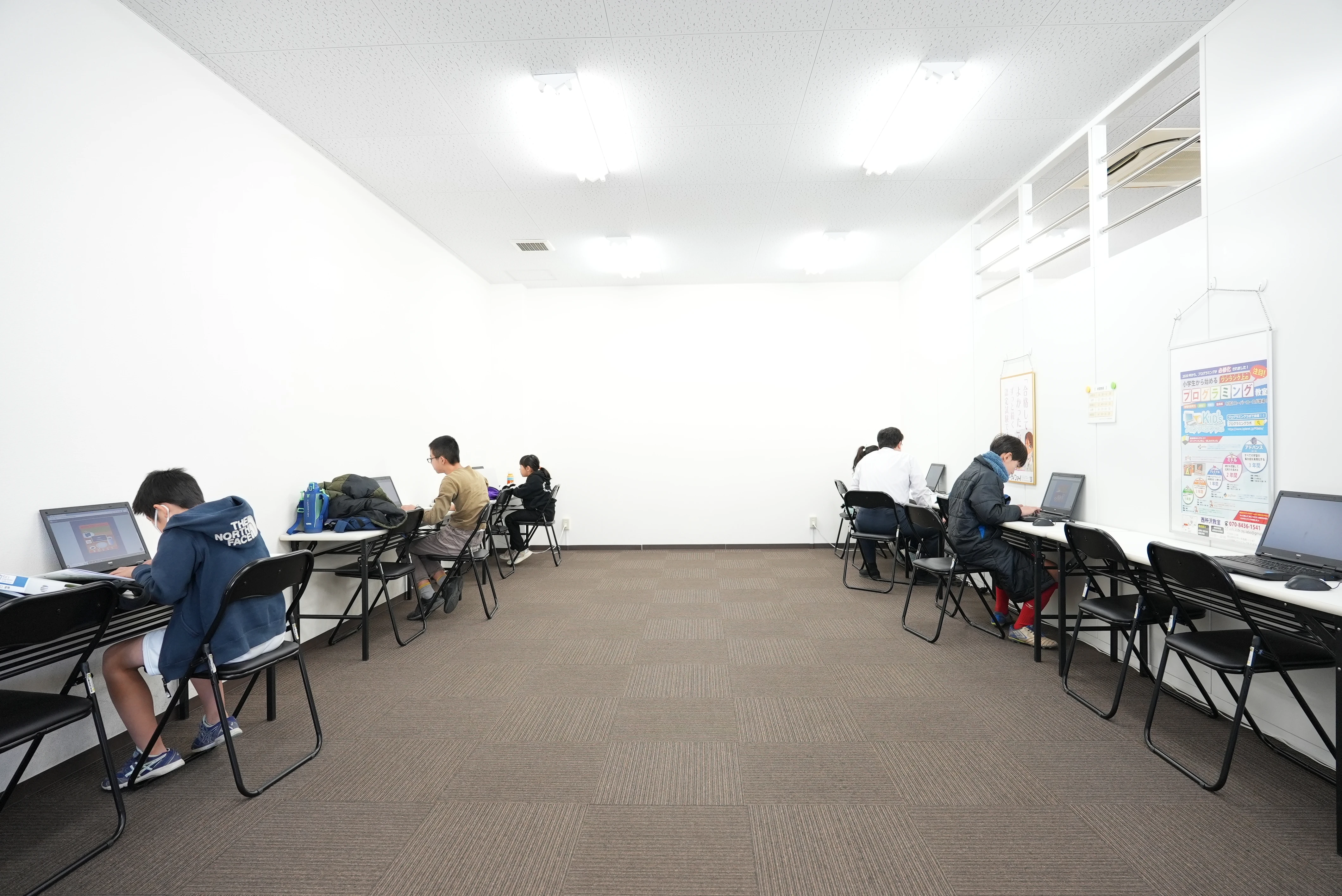 未来への扉を開くプログラミング教室